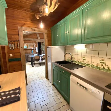 Le Fishing En Bois Avec Bain Nordique Ла-Бресс