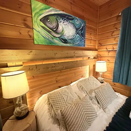 Шале Le Fishing En Bois Avec Bain Nordique